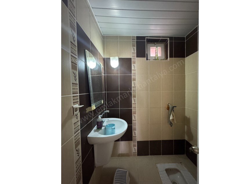 DUTLUBAHÇEDE KİLERLİ GENİŞ GERÇEK Y.GİRİŞ FIRSAT 2+1