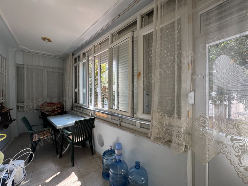 DUTLUBAHÇEDE KİLERLİ GENİŞ GERÇEK Y.GİRİŞ FIRSAT 2+1