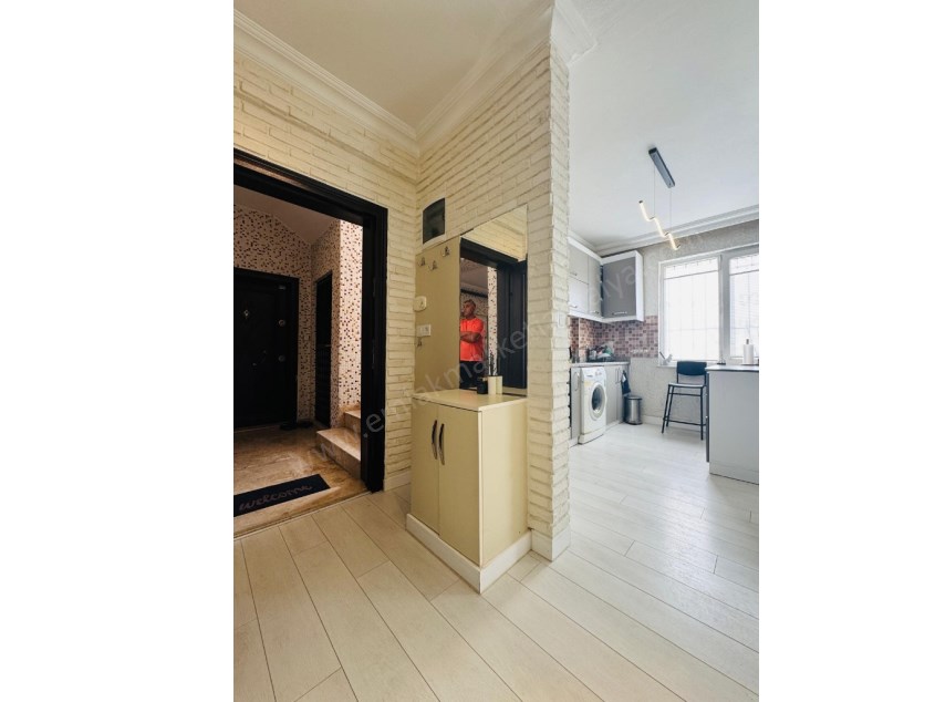 ANA CADDE YAKINI İÇİ FULL YENİLENMİŞ ŞIK 2+1