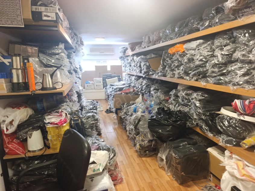 DOĞU GARAJINDA BACALI , 3 KATLI , İÇİ YENİLENMİŞ SATILIK DÜKKAN