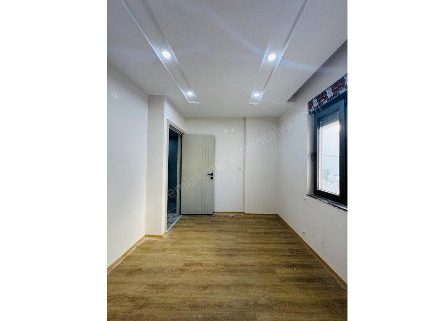 DÜDEN ŞELALESİ YAKINI SIFIR AYRI MUTFAK GENİŞ 1+1