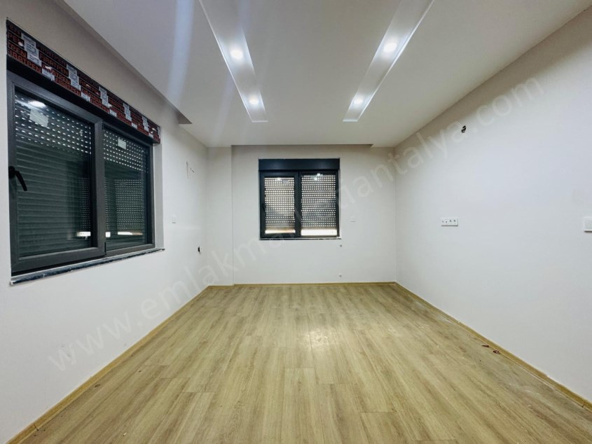 DÜDEN ŞELALESİ YAKINI SIFIR AYRI MUTFAK GENİŞ 1+1