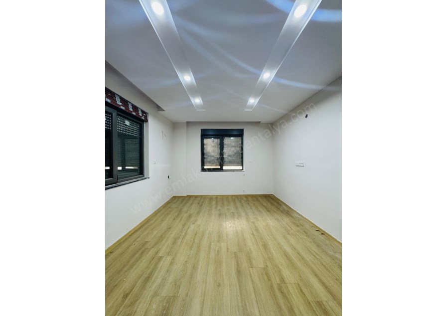 DÜDEN ŞELALESİ YAKINI SIFIR AYRI MUTFAK GENİŞ 1+1