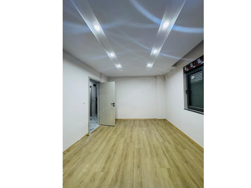 DÜDEN ŞELALESİ YAKINI SIFIR AYRI MUTFAK GENİŞ 1+1