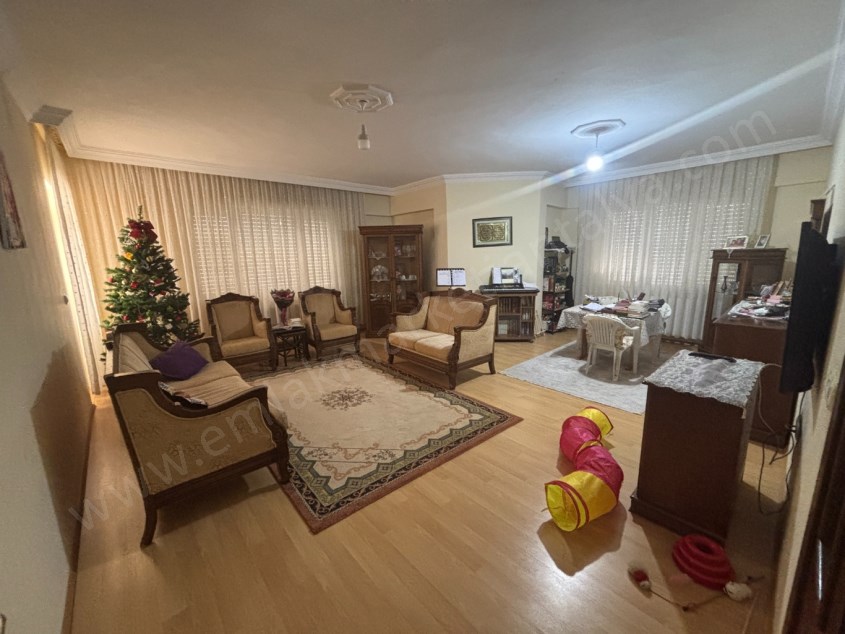 SİTE İÇERİSİNDE CEPHELERİ AÇIK GENİŞ FERAH 3+1