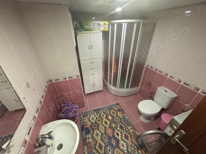 SİTE İÇERİSİNDE CEPHELERİ AÇIK GENİŞ FERAH 3+1