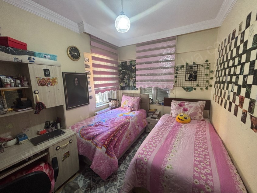 SİTE İÇERİSİNDE CEPHELERİ AÇIK GENİŞ FERAH 3+1