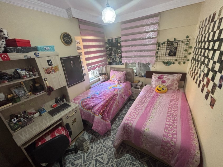 SİTE İÇERİSİNDE CEPHELERİ AÇIK GENİŞ FERAH 3+1