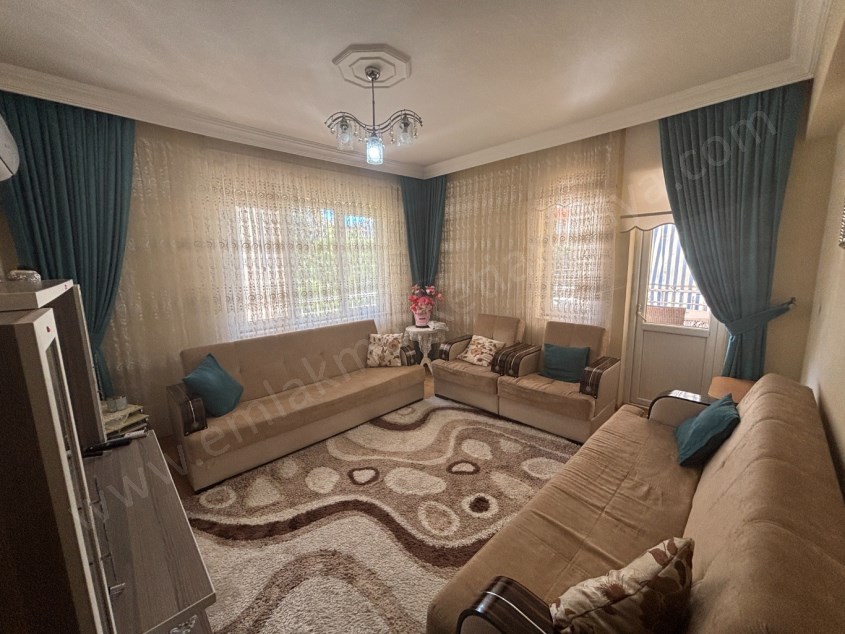 SİTE İÇERİSİNDE CEPHELERİ AÇIK GENİŞ FERAH 3+1