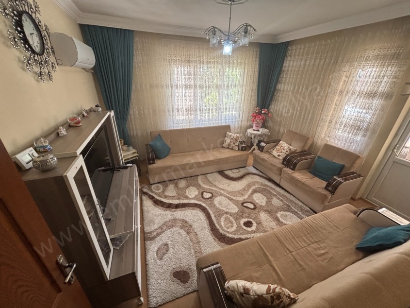 SİTE İÇERİSİNDE CEPHELERİ AÇIK GENİŞ FERAH 3+1