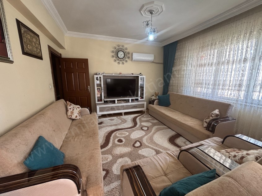 SİTE İÇERİSİNDE CEPHELERİ AÇIK GENİŞ FERAH 3+1