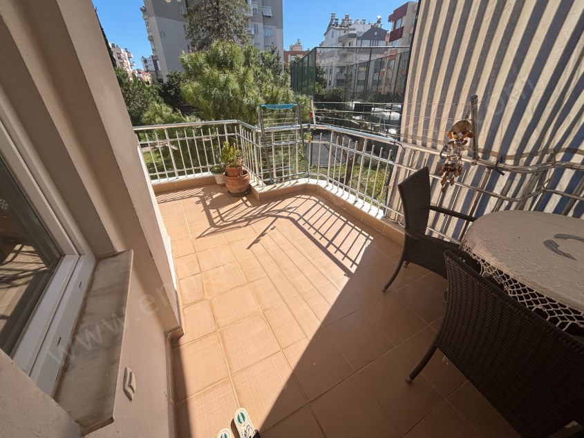 SİTE İÇERİSİNDE CEPHELERİ AÇIK GENİŞ FERAH 3+1