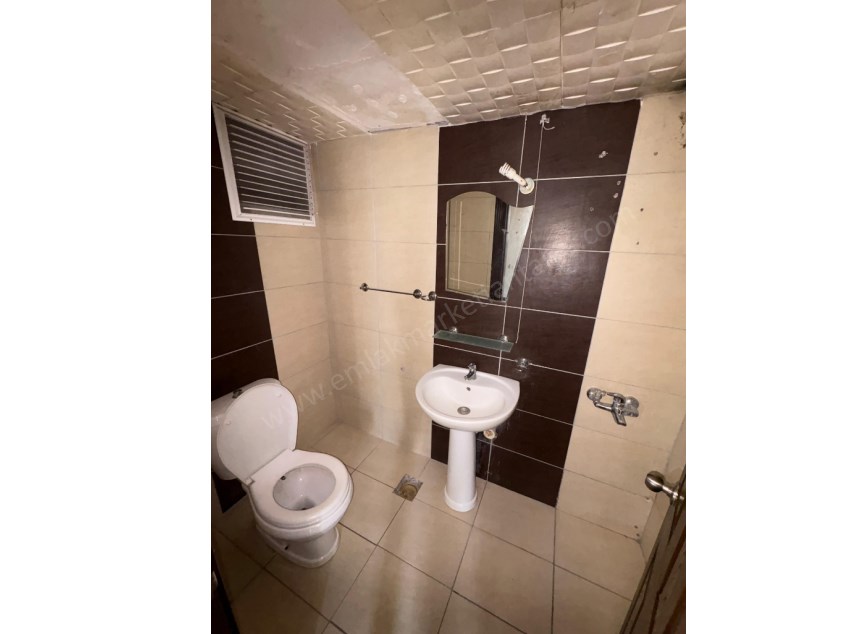 ALİ ÇETİNKAYA CAD. ŞEHİR TİYATROLARI KARŞISI KİRALIK 1+1 OFİS