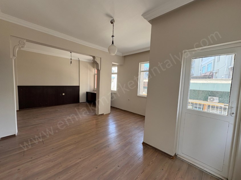 ALİ ÇETİNKAYA CAD. ŞEHİR TİYATROLARI KARŞISI KİRALIK 1+1 OFİS