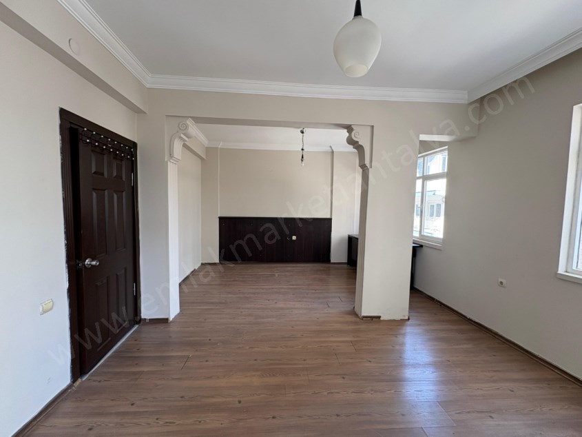 ALİ ÇETİNKAYA CAD. ŞEHİR TİYATROLARI KARŞISI KİRALIK 1+1 OFİS