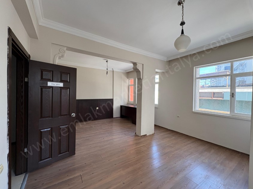 ALİ ÇETİNKAYA CAD. ŞEHİR TİYATROLARI KARŞISI KİRALIK 1+1 OFİS