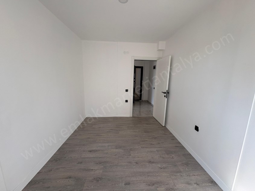 2 BLOKLU SİTE İÇİ YÜZME HAVUZLU AYRI MUTFAKLI LÜKS 2+1