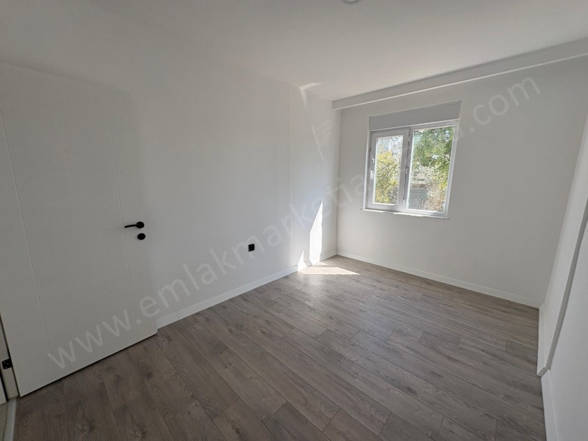 2 BLOKLU SİTE İÇİ YÜZME HAVUZLU AYRI MUTFAKLI LÜKS 2+1