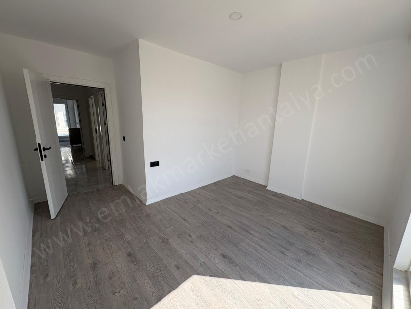 2 BLOKLU SİTE İÇİ YÜZME HAVUZLU AYRI MUTFAKLI LÜKS 2+1