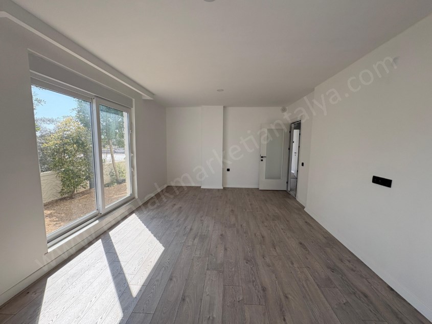 2 BLOKLU SİTE İÇİ YÜZME HAVUZLU AYRI MUTFAKLI LÜKS 2+1