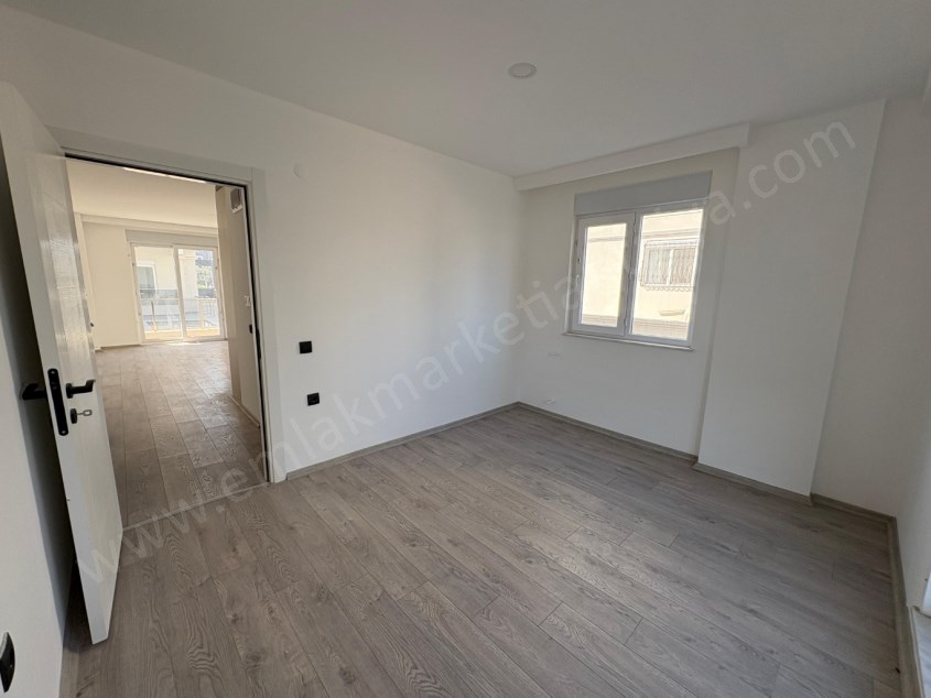 2 BLOKLU SİTE İÇİ YÜZME HAVUZLU LÜKS 1+1