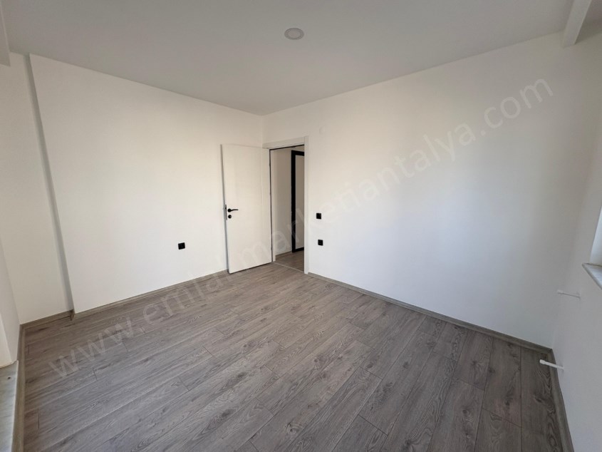 2 BLOKLU SİTE İÇİ YÜZME HAVUZLU LÜKS 1+1