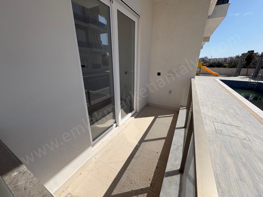 2 BLOKLU SİTE İÇİ YÜZME HAVUZLU LÜKS 1+1