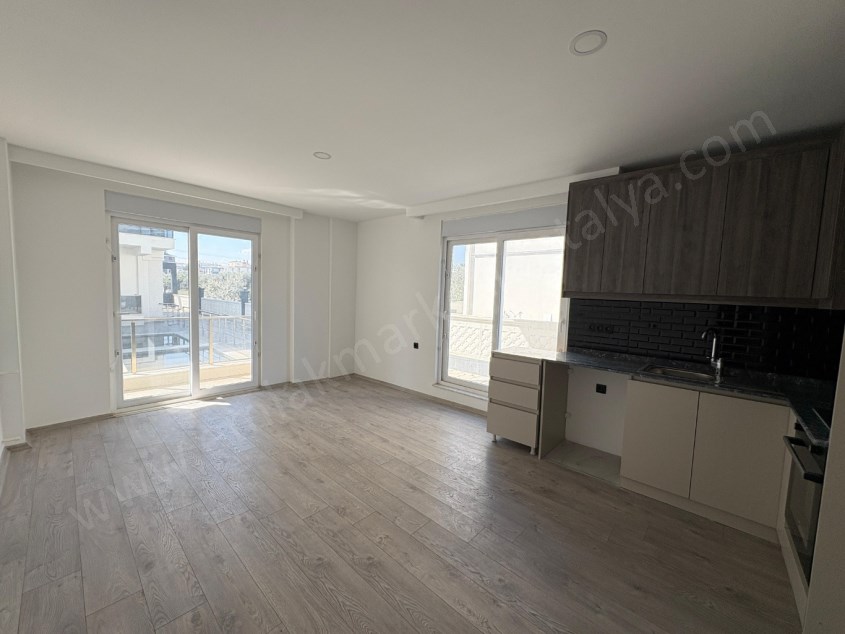 2 BLOKLU SİTE İÇİ YÜZME HAVUZLU LÜKS 1+1