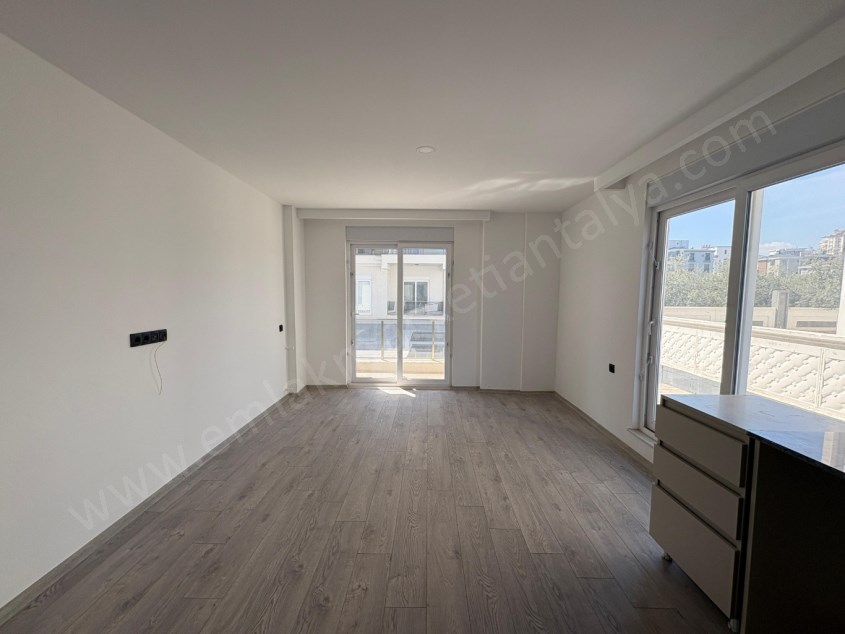 2 BLOKLU SİTE İÇİ YÜZME HAVUZLU LÜKS 1+1