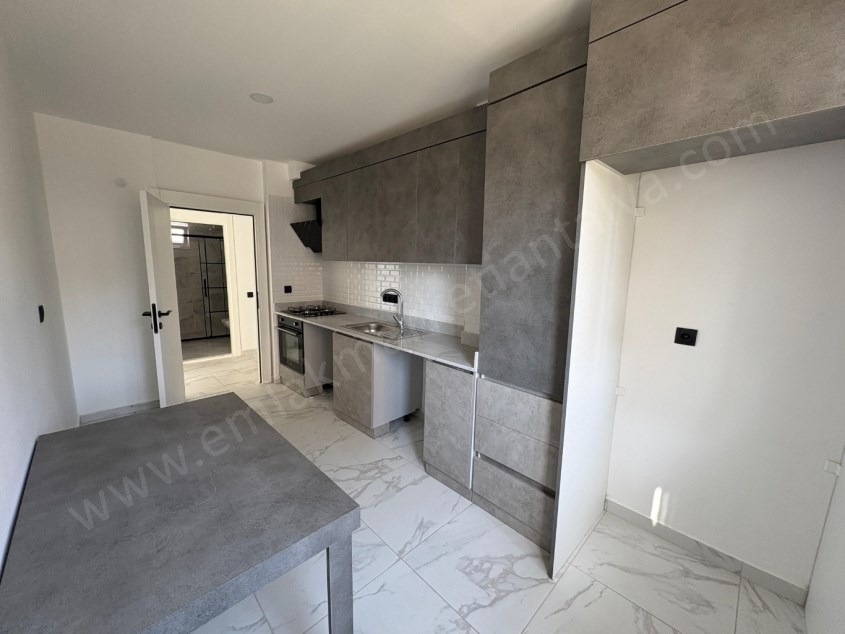 GENİŞ SIFIR LÜKS AYRI MUTFAKLI 2+1