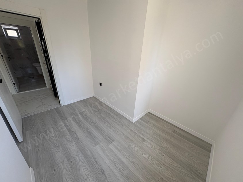 GENİŞ SIFIR LÜKS AYRI MUTFAKLI 2+1