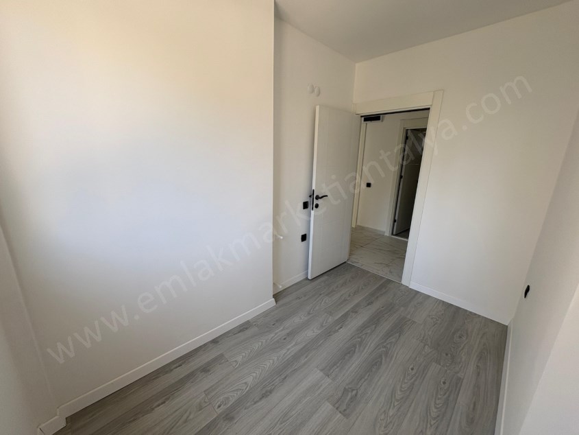 GENİŞ SIFIR LÜKS AYRI MUTFAKLI 2+1