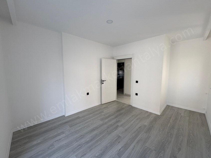 GENİŞ SIFIR LÜKS AYRI MUTFAKLI 2+1