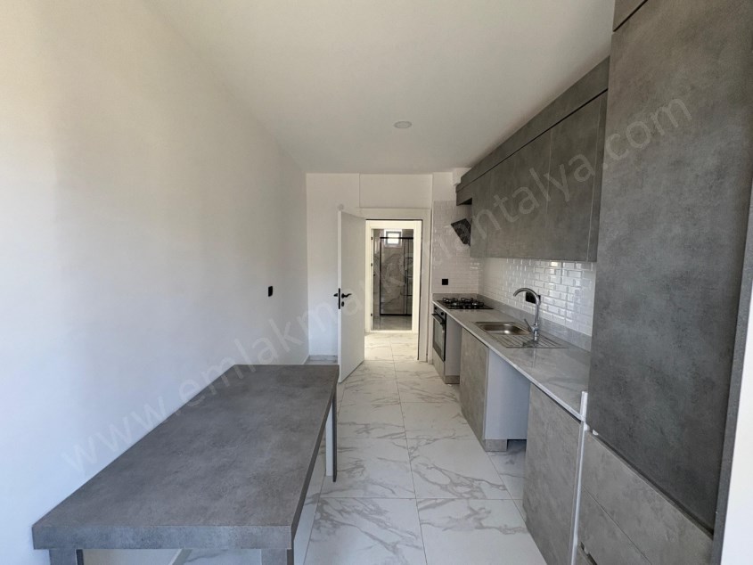 GENİŞ SIFIR LÜKS AYRI MUTFAKLI 2+1