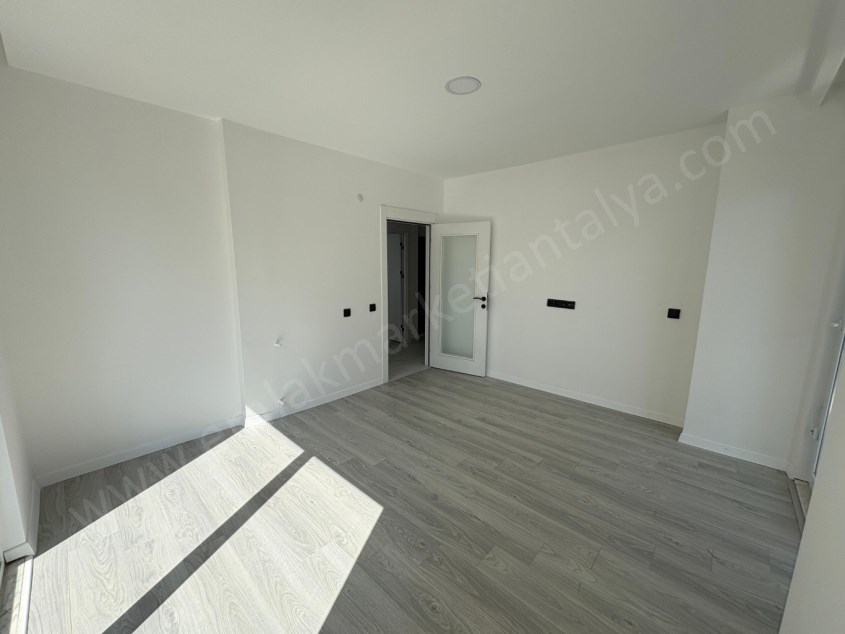 GENİŞ SIFIR LÜKS AYRI MUTFAKLI 2+1