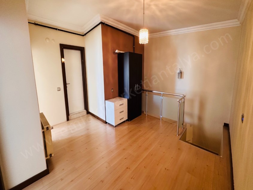 KONYAALTI CAD. 1 DAKİKA GENİŞ MASRAFSIZ 4+1 DUBLEKS