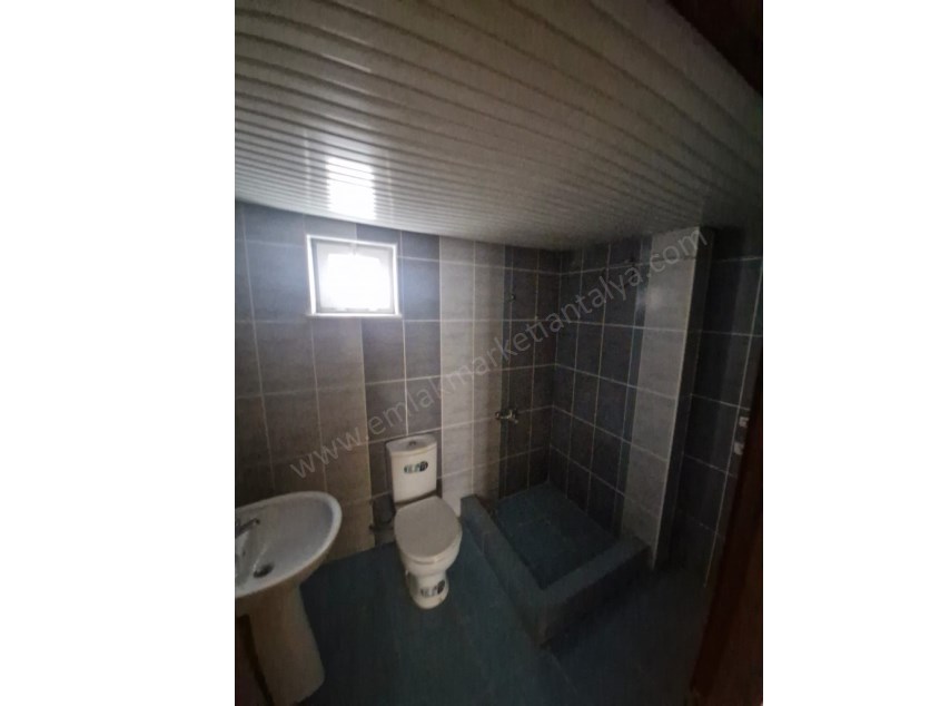 KIZILARIKTA ANA CADDEYE YAKIN MASRAFSIZ GENİŞ 2+1 