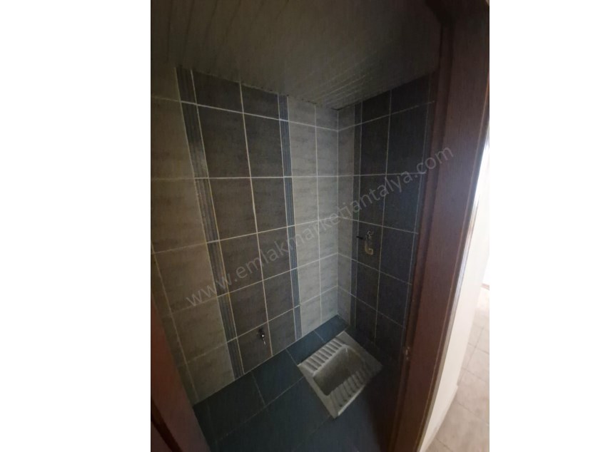 KIZILARIKTA ANA CADDEYE YAKIN MASRAFSIZ GENİŞ 2+1 