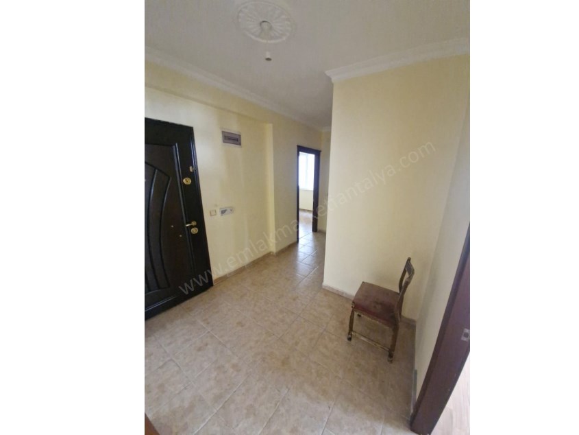 KIZILARIKTA ANA CADDEYE YAKIN MASRAFSIZ GENİŞ 2+1 