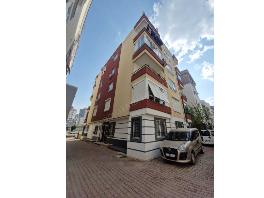 KIZILARIKTA ANA CADDEYE YAKIN MASRAFSIZ GENİŞ 2+1 