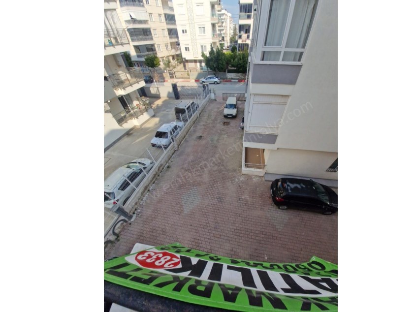 KIZILARIKTA ANA CADDEYE YAKIN MASRAFSIZ GENİŞ 2+1 