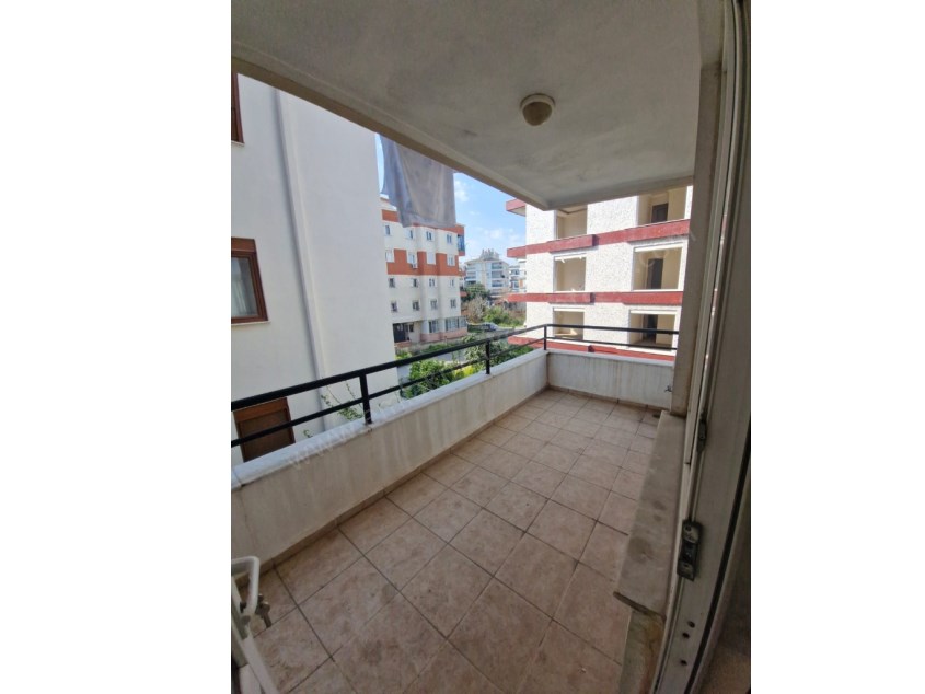 KIZILARIKTA ANA CADDEYE YAKIN MASRAFSIZ GENİŞ 2+1 