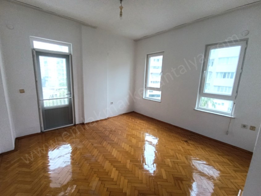 FENER DE HER YERE YAKIN KONUMDA 3+1 KİRALIK DAİRE