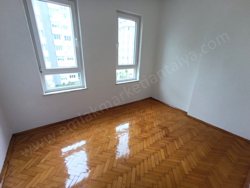 FENER DE HER YERE YAKIN KONUMDA 3+1 KİRALIK DAİRE