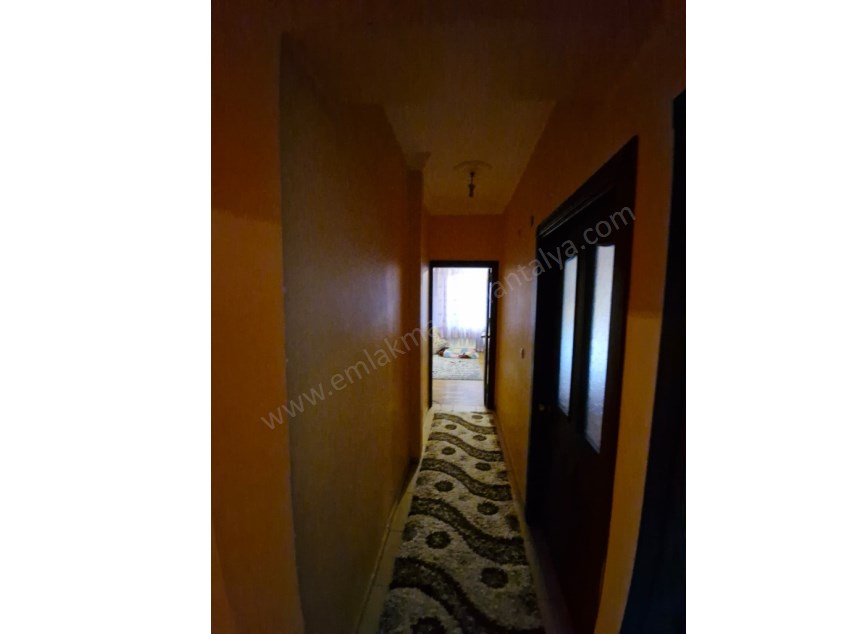 KIZILTOPRAKTA GENİŞ D.GAZLI CAM BALKONLU 2+1