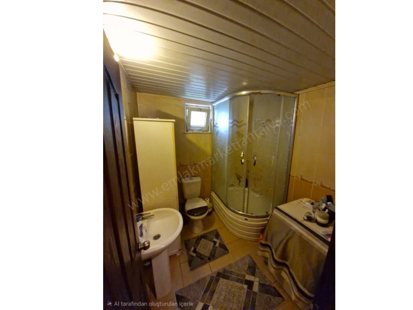 KIZILTOPRAKTA GENİŞ D.GAZLI CAM BALKONLU 2+1