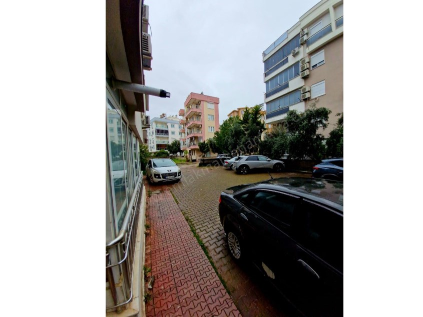 KIZILTOPRAKTA GENİŞ D.GAZLI CAM BALKONLU 2+1