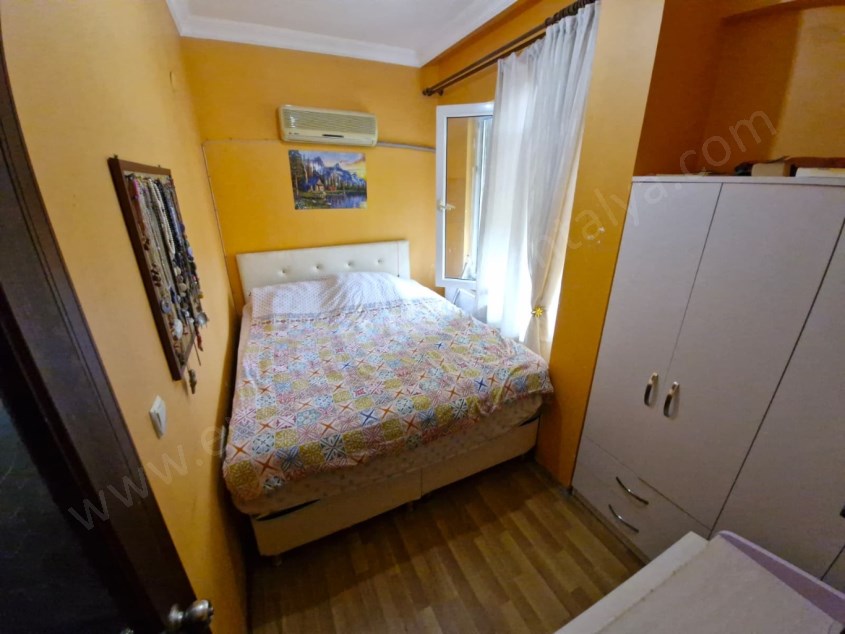 KIZILTOPRAKTA GENİŞ D.GAZLI CAM BALKONLU 2+1