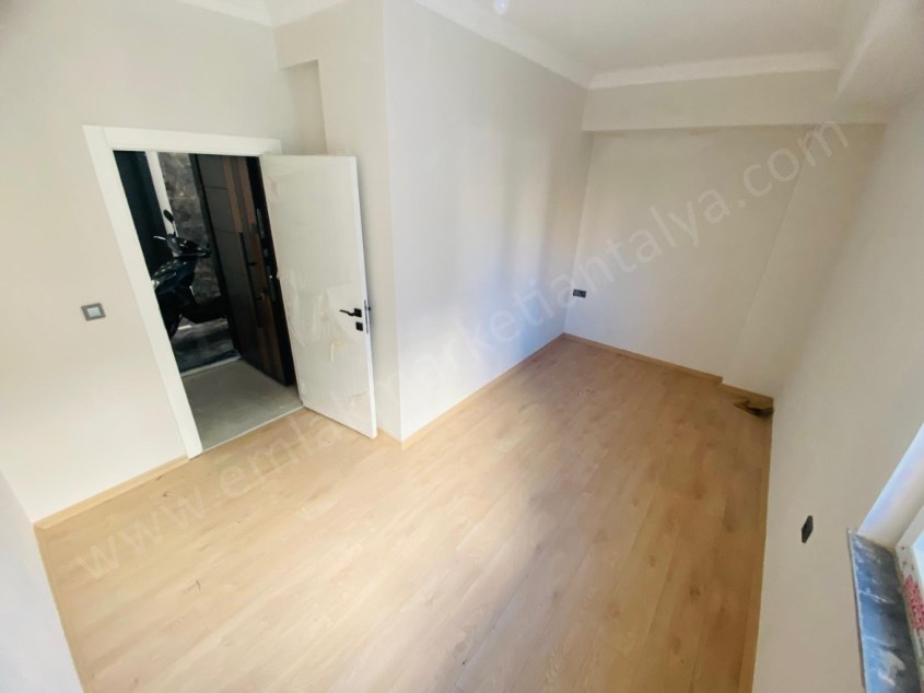 GÜNEY CEPHE KEYİFLİ AYRI MUTFAKLI 2+1