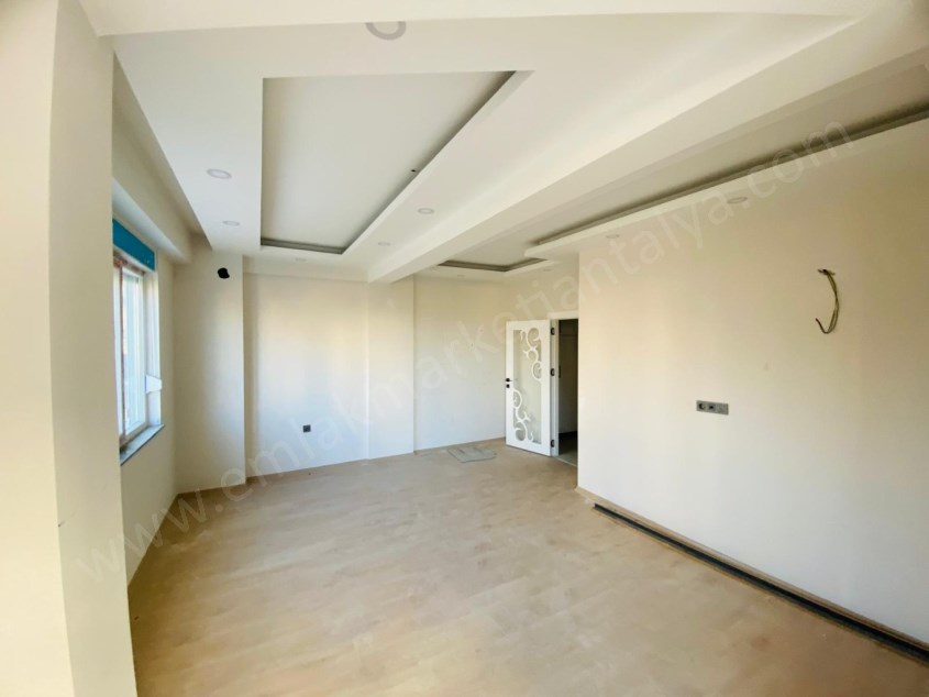 GÜNEY CEPHE KEYİFLİ AYRI MUTFAKLI 2+1